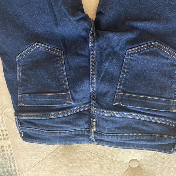 Banana Republic Ankle Jeans, Size 6 - Picture 5 of 5